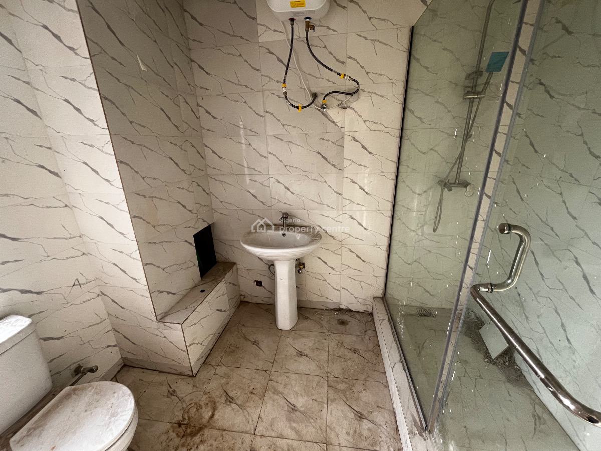 Contemporary 3-bedroom En-suite Apartment in a Secure, Fully Serviced, Panti Street, Adekunle, Yaba, Lagos, Flat / Apartment for Sale