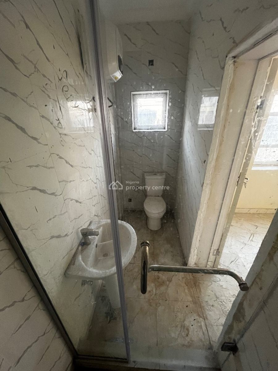 Contemporary 3-bedroom En-suite Apartment in a Secure, Fully Serviced, Panti Street, Adekunle, Yaba, Lagos, Flat / Apartment for Sale