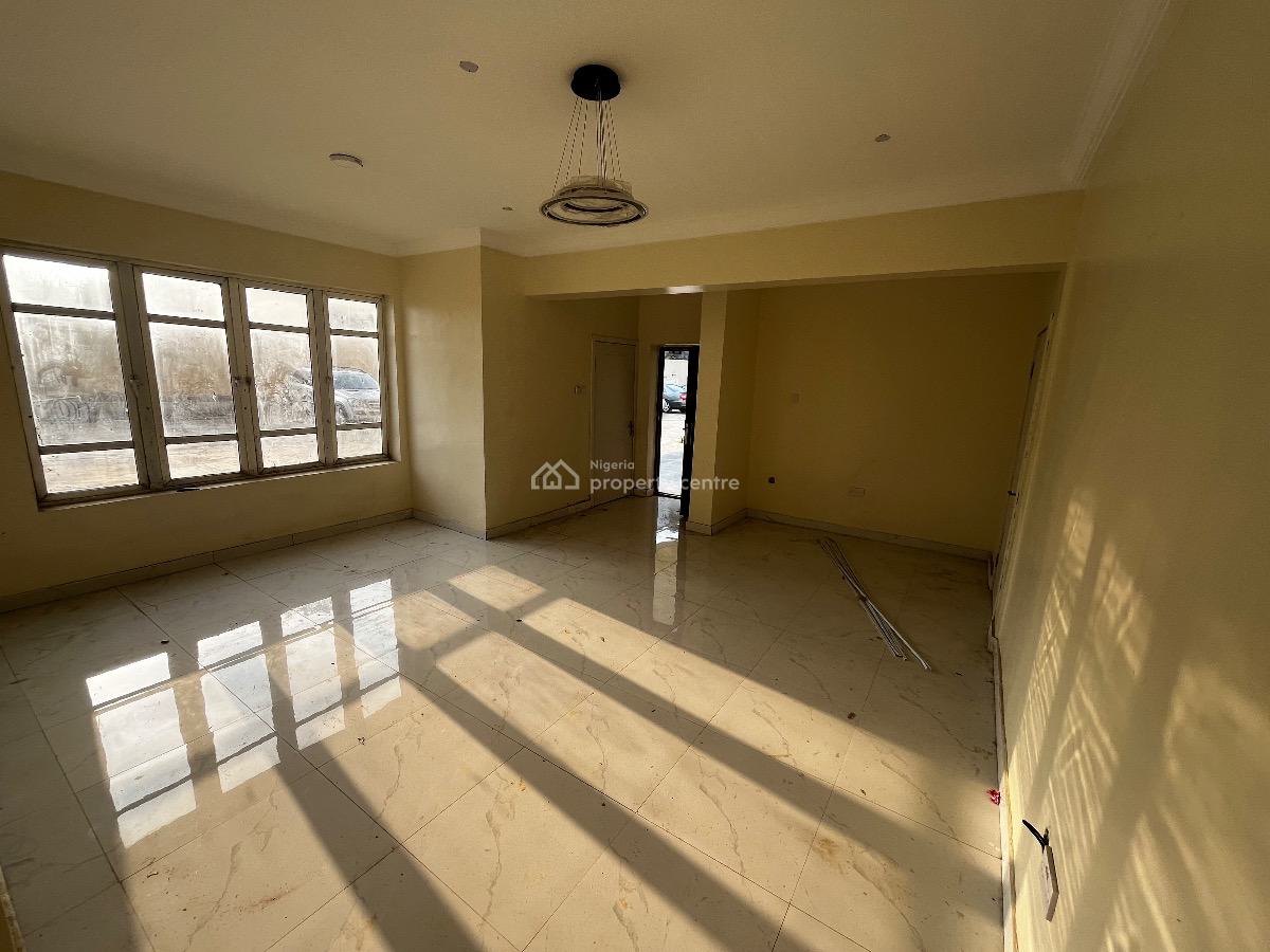 Contemporary 3-bedroom En-suite Apartment in a Secure, Fully Serviced, Panti Street, Adekunle, Yaba, Lagos, Flat / Apartment for Sale