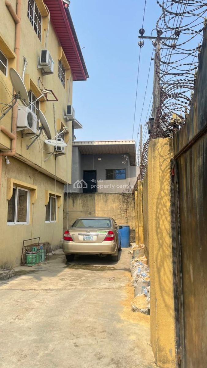 Luxury 6 Units of 3 Bedroom Apartment, Ogudu Road, Ojota, Lagos, Block of Flats for Sale