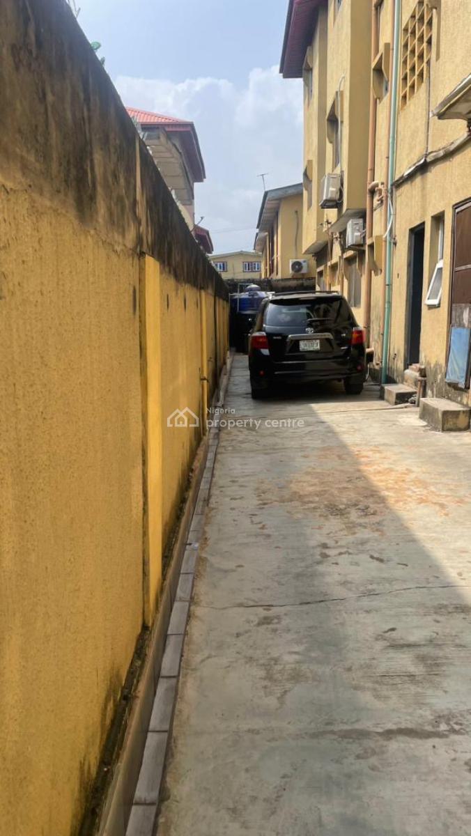 Luxury 6 Units of 3 Bedroom Apartment, Ogudu Road, Ojota, Lagos, Block of Flats for Sale