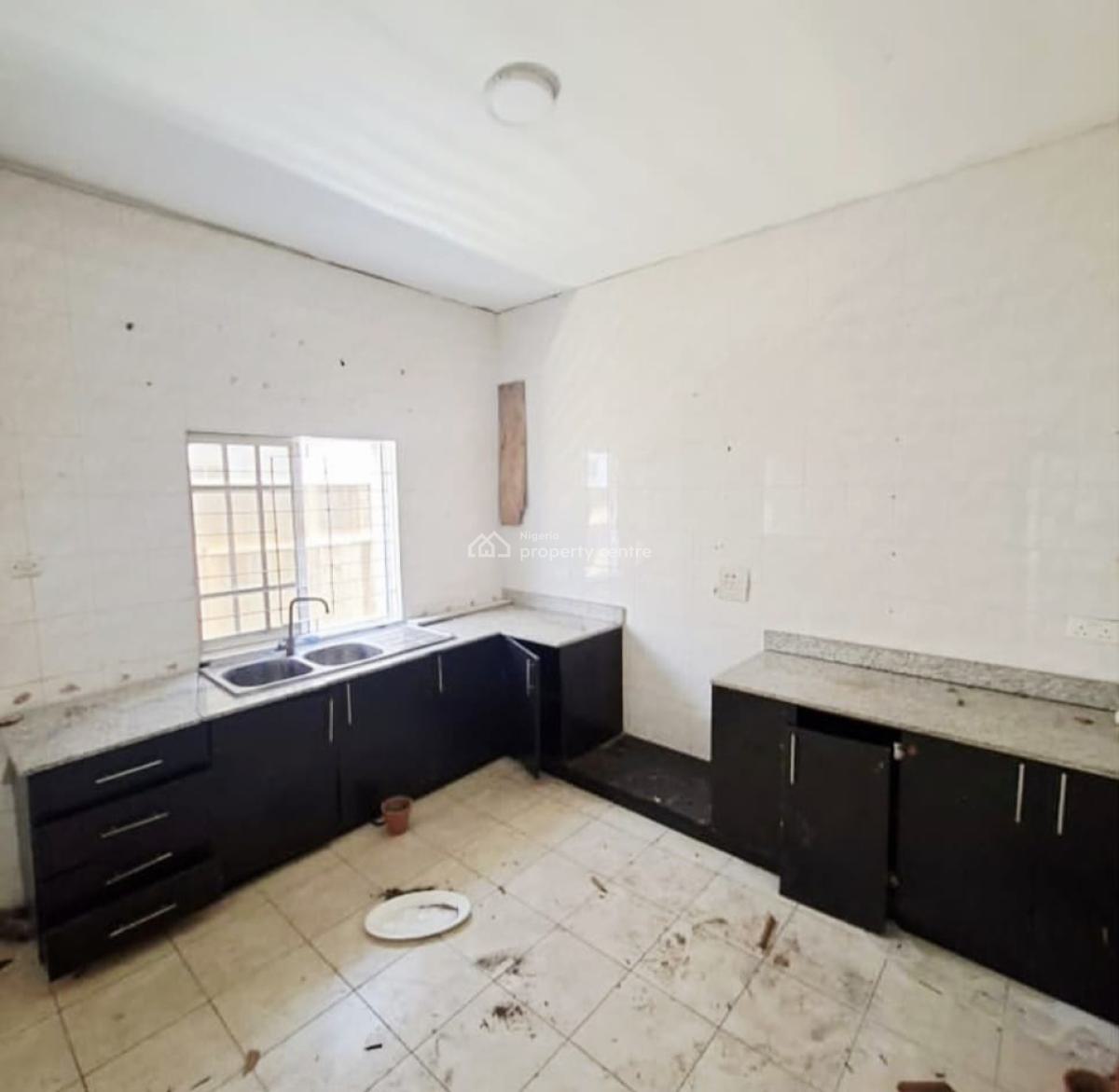 Massive & Spacious 4 Bedroom Semi Detached House, Lekki Phase 1, Lekki, Lagos, Semi-detached Duplex for Rent