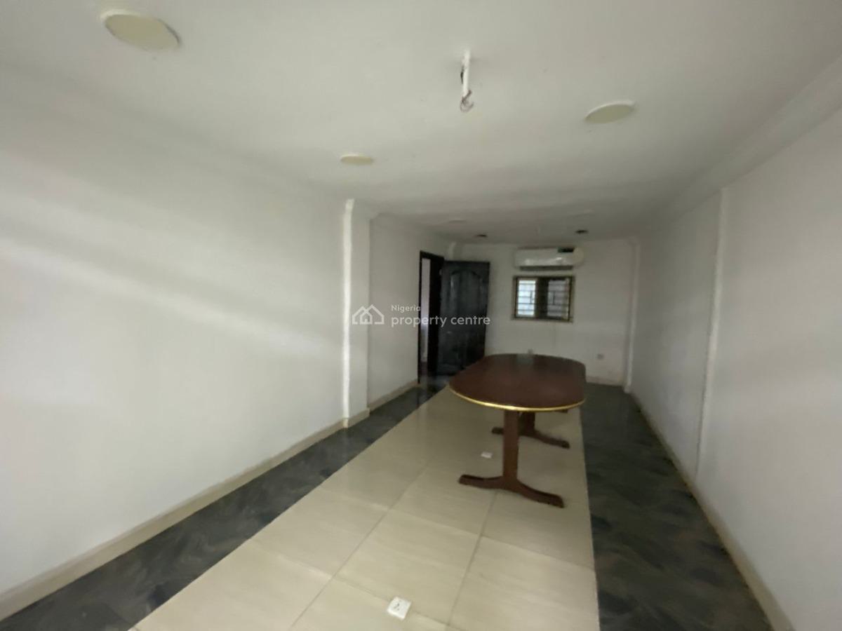 350 Sqm Office Space (self-serviced), Ilupeju, Lagos, Office Space for Rent
