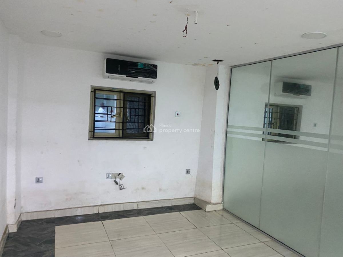 350 Sqm Office Space (self-serviced), Ilupeju, Lagos, Office Space for Rent