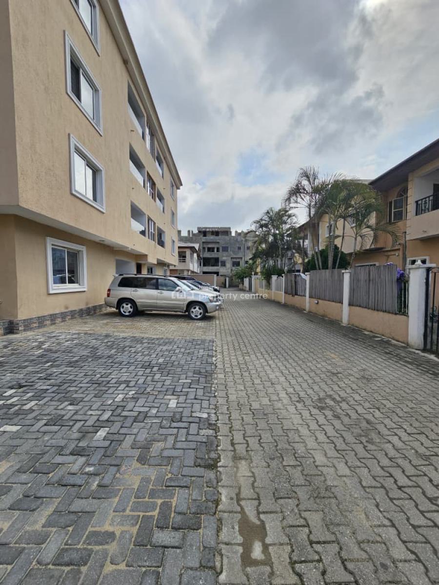 Beautiful Spacious 3 Bedroom Apartment, Lekki Phase 1, Lekki, Lagos, Flat / Apartment for Sale