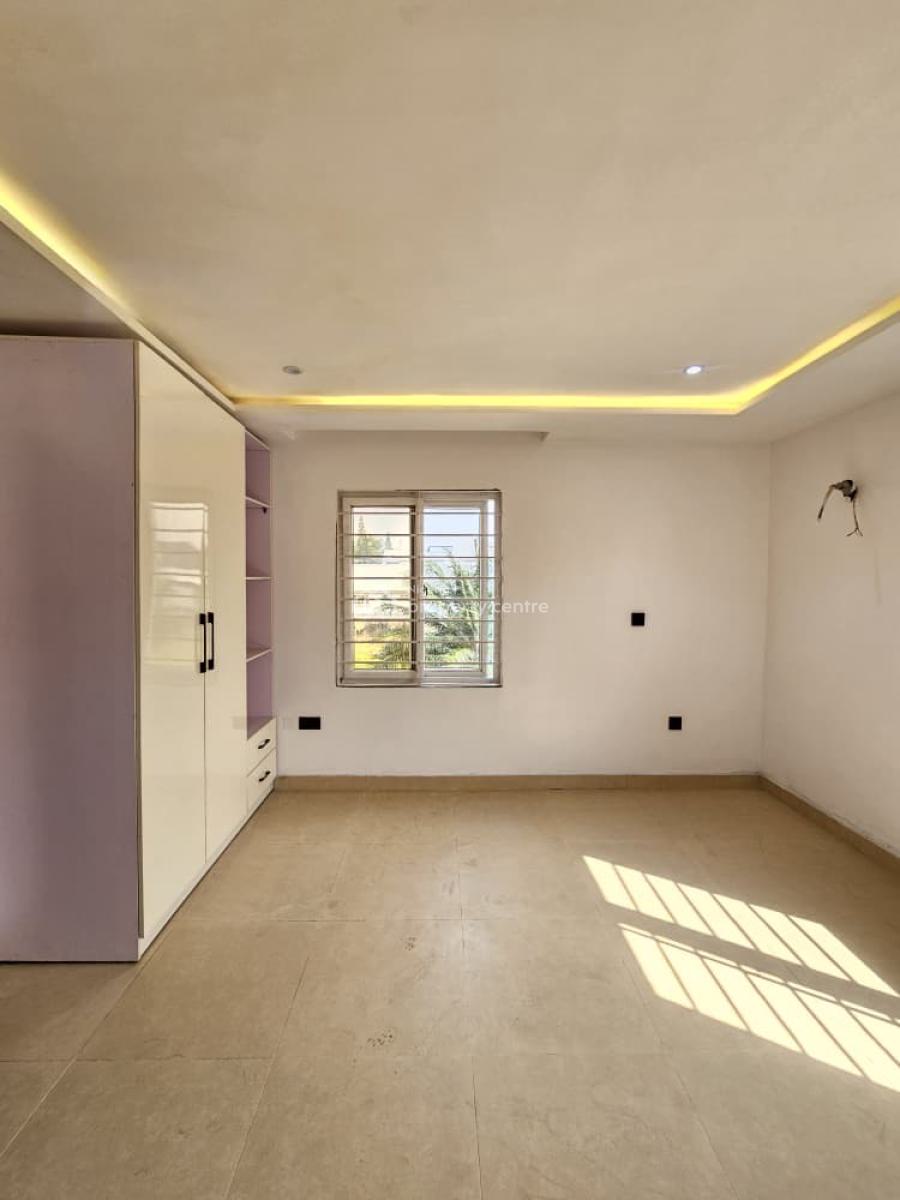 Beautiful Spacious 3 Bedroom Apartment, Lekki Phase 1, Lekki, Lagos, Flat / Apartment for Sale