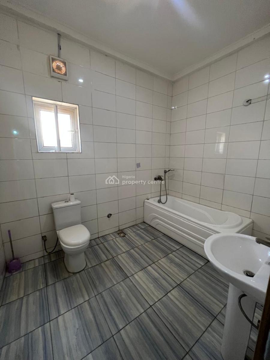 4-bedroom Terrace with Bq, Guzape District, Abuja, House for Sale