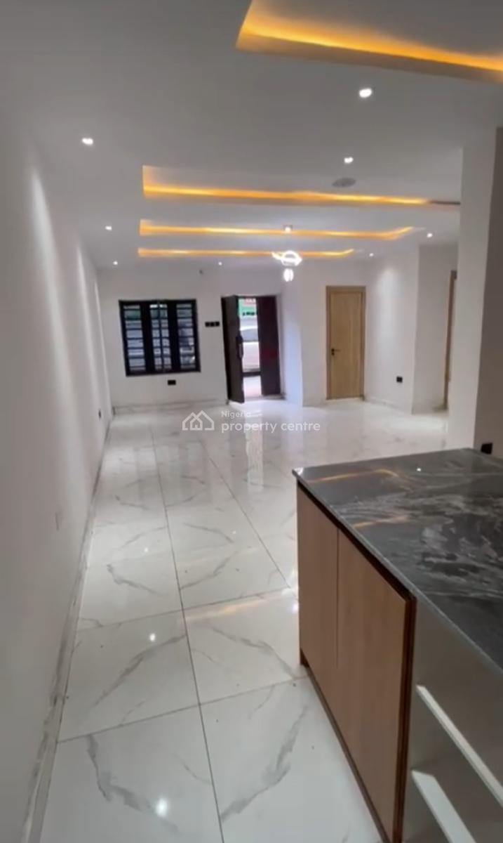 Luxurious and Elegant Three 3 Bedroom with Modern Facilities   Feature, Off Adetola Aguda, Surulere, Lagos, Flat / Apartment for Rent
