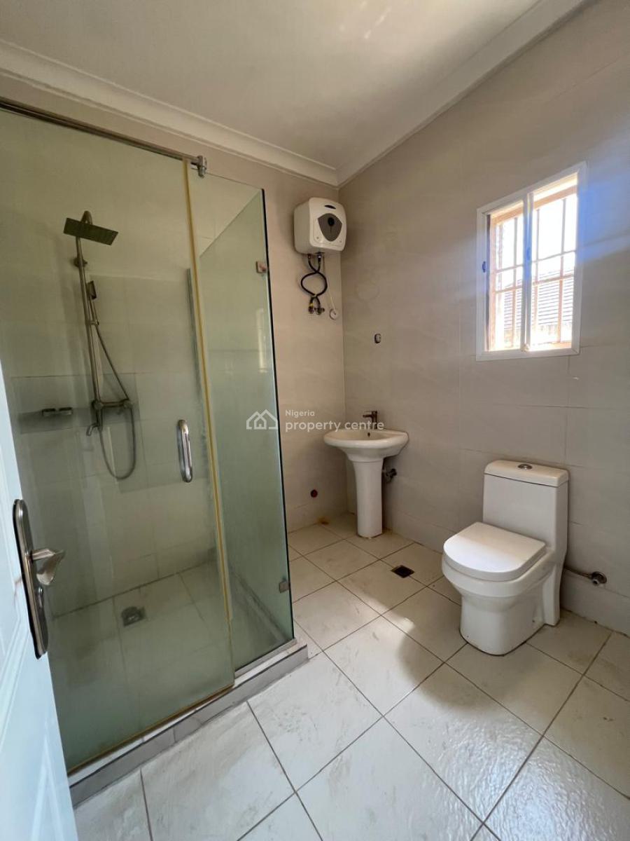 4-bedroom Terrace with Bq- Abuja, Guzape District, Abuja, House for Sale