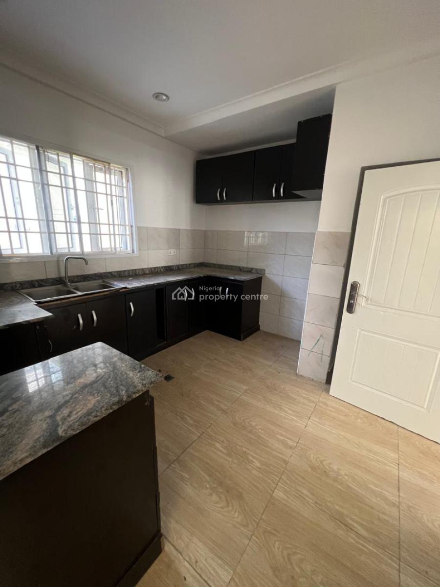 4-bedroom Terrace with Bq- Abuja, Guzape District, Abuja, House for Sale