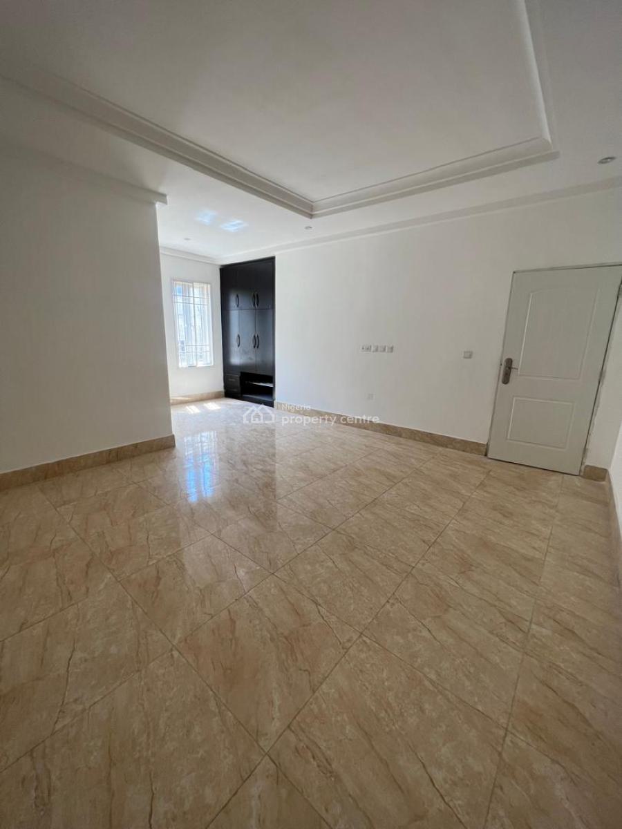 4-bedroom Terrace with Bq- Abuja, Guzape District, Abuja, House for Sale