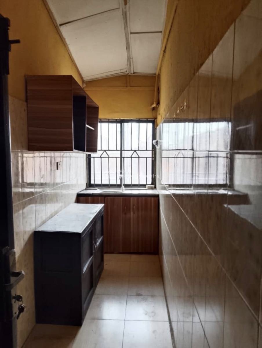 2 Bedroom Bungalow in an Estate, Unilag Estate, Gra Phase 1, Magodo, Lagos, Flat / Apartment for Rent