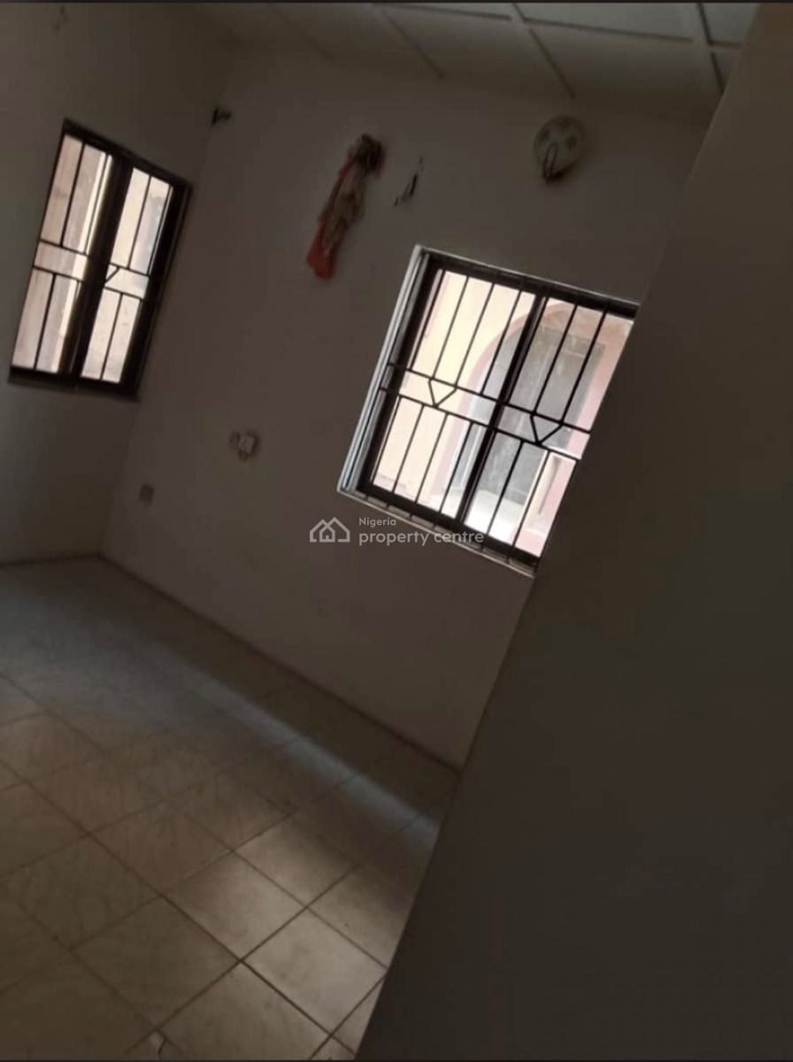2 Bedroom Bungalow in an Estate, Unilag Estate, Gra Phase 1, Magodo, Lagos, Flat / Apartment for Rent