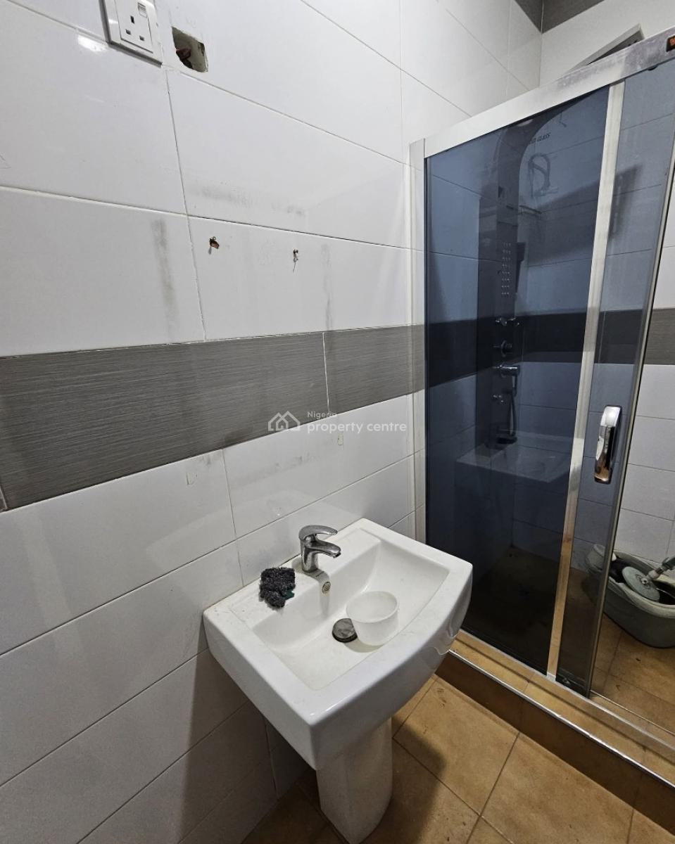 Executive 3 Bedroom Apartment with a Bq, Adeniyi Jones, Ikeja, Lagos, Flat / Apartment for Sale