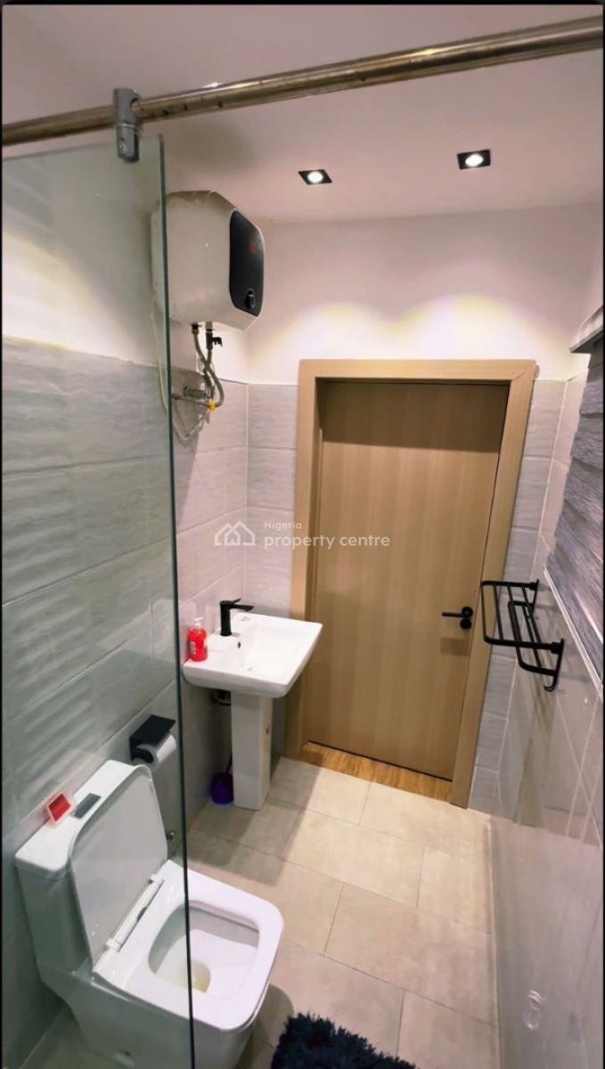 Luxury One Bedroom Apartment with Ps5, Pool & Gym, 41 Adebisi Oguneyi, Lekki Phase 1, Lekki, Lagos, Mini Flat (room and Parlour) Short Let