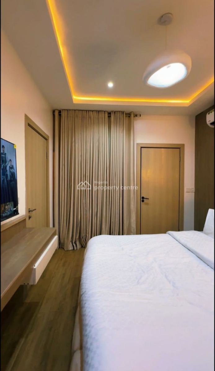 Luxury One Bedroom Apartment with Ps5, Pool & Gym, 41 Adebisi Oguneyi, Lekki Phase 1, Lekki, Lagos, Mini Flat (room and Parlour) Short Let