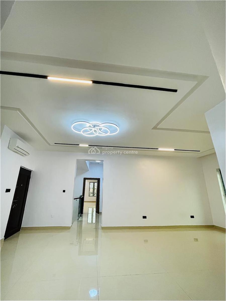 Spacious 4 Bedrooms Detached with Bq, Omole Phase 1, Ikeja, Lagos, Detached Bungalow for Sale