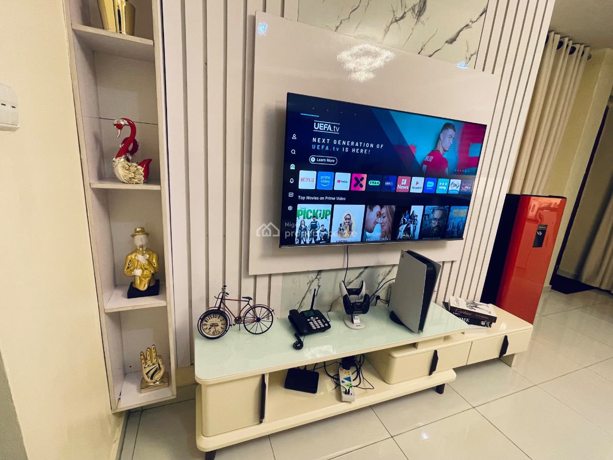 Luxury 1 Bedroom with Swimming Pool, Ps5, Guest Toilet, Ikoyi, Lagos, Flat / Apartment Short Let