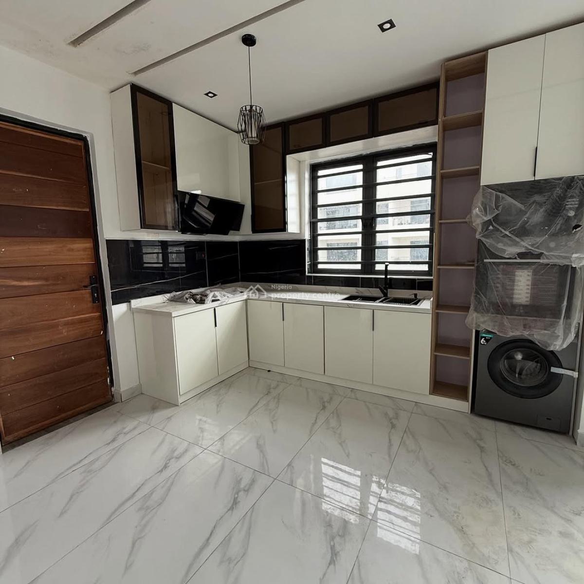 Spacious 2 Bedroom Apartment, Ikate, Lekki, Lagos, Block of Flats for Sale