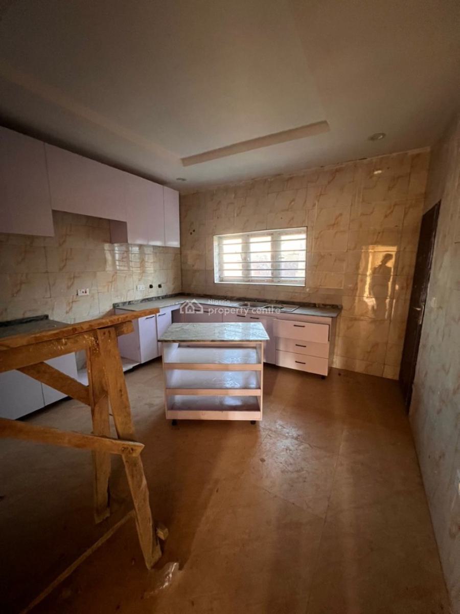 Exquisitely Finished 5 Bedroom Terraced Duplex with an Attached Bq, Guzape District, Abuja, Terraced Duplex for Rent