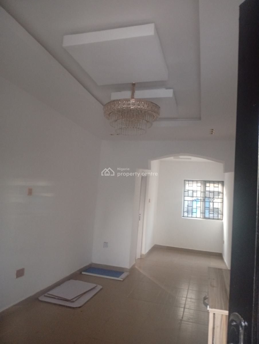 Executive 2 Bedroom Flat, Oremeji Estate ,alagbole Via Ojodu Berger Lagos, Ojodu Berger, Ojodu, Lagos, Flat / Apartment for Rent