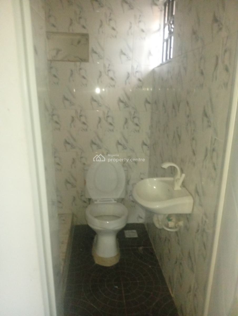 Executive 2 Bedroom Flat, Oremeji Estate ,alagbole Via Ojodu Berger Lagos, Ojodu Berger, Ojodu, Lagos, Flat / Apartment for Rent