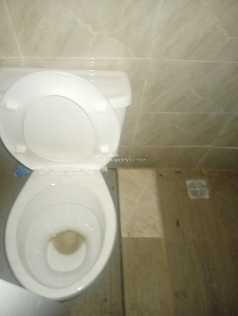 Executive 2 Bedroom Flat, Oremeji Estate ,alagbole Via Ojodu Berger Lagos, Ojodu Berger, Ojodu, Lagos, Flat / Apartment for Rent