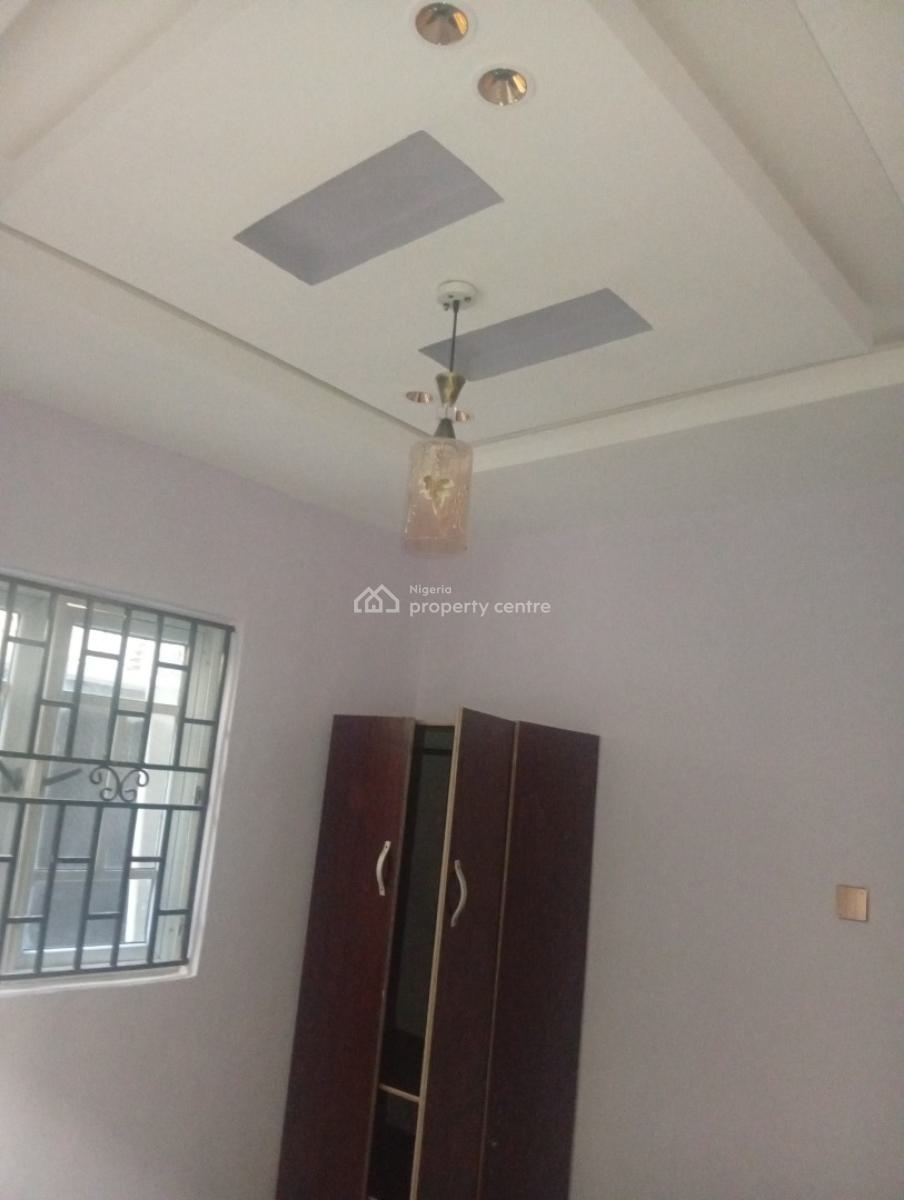 Executive 2 Bedroom Flat, Oremeji Estate ,alagbole Via Ojodu Berger Lagos, Ojodu Berger, Ojodu, Lagos, Flat / Apartment for Rent