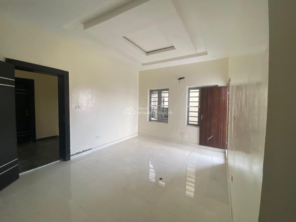 2 Bedroom Apartment, Ikota, Ikota, Lekki, Lagos, Flat / Apartment for Sale