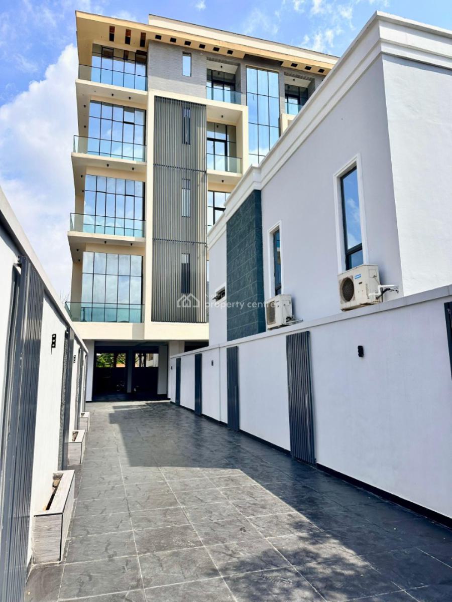 Stunning 3bedroom Apartment, Lekki Phase 1, Lekki, Lagos, Block of Flats for Sale