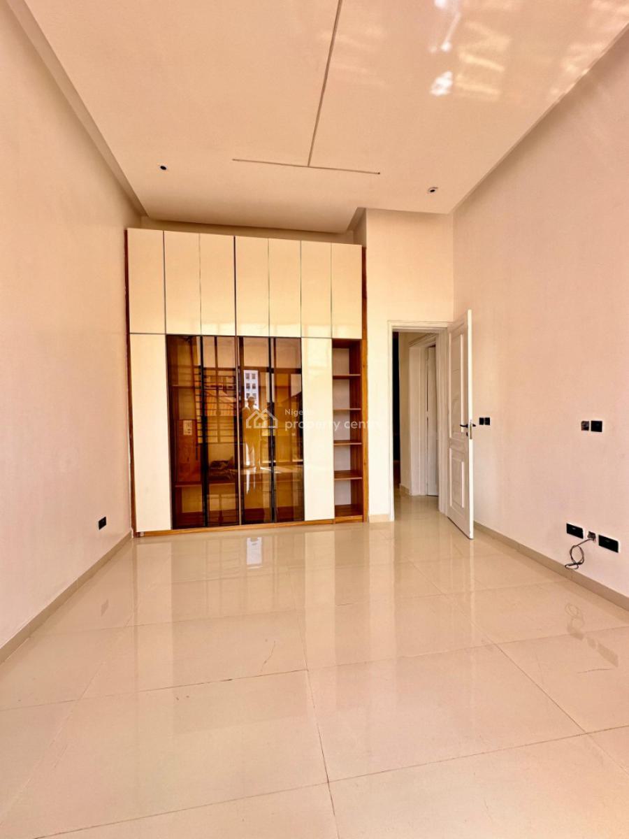 Stunning 3bedroom Apartment, Lekki Phase 1, Lekki, Lagos, Block of Flats for Sale
