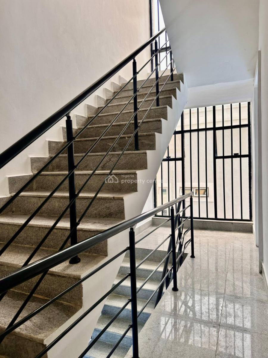 Stunning 3bedroom Apartment, Lekki Phase 1, Lekki, Lagos, Block of Flats for Sale