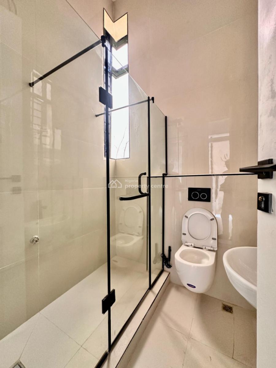 Stunning 3bedroom Apartment, Lekki Phase 1, Lekki, Lagos, Block of Flats for Sale