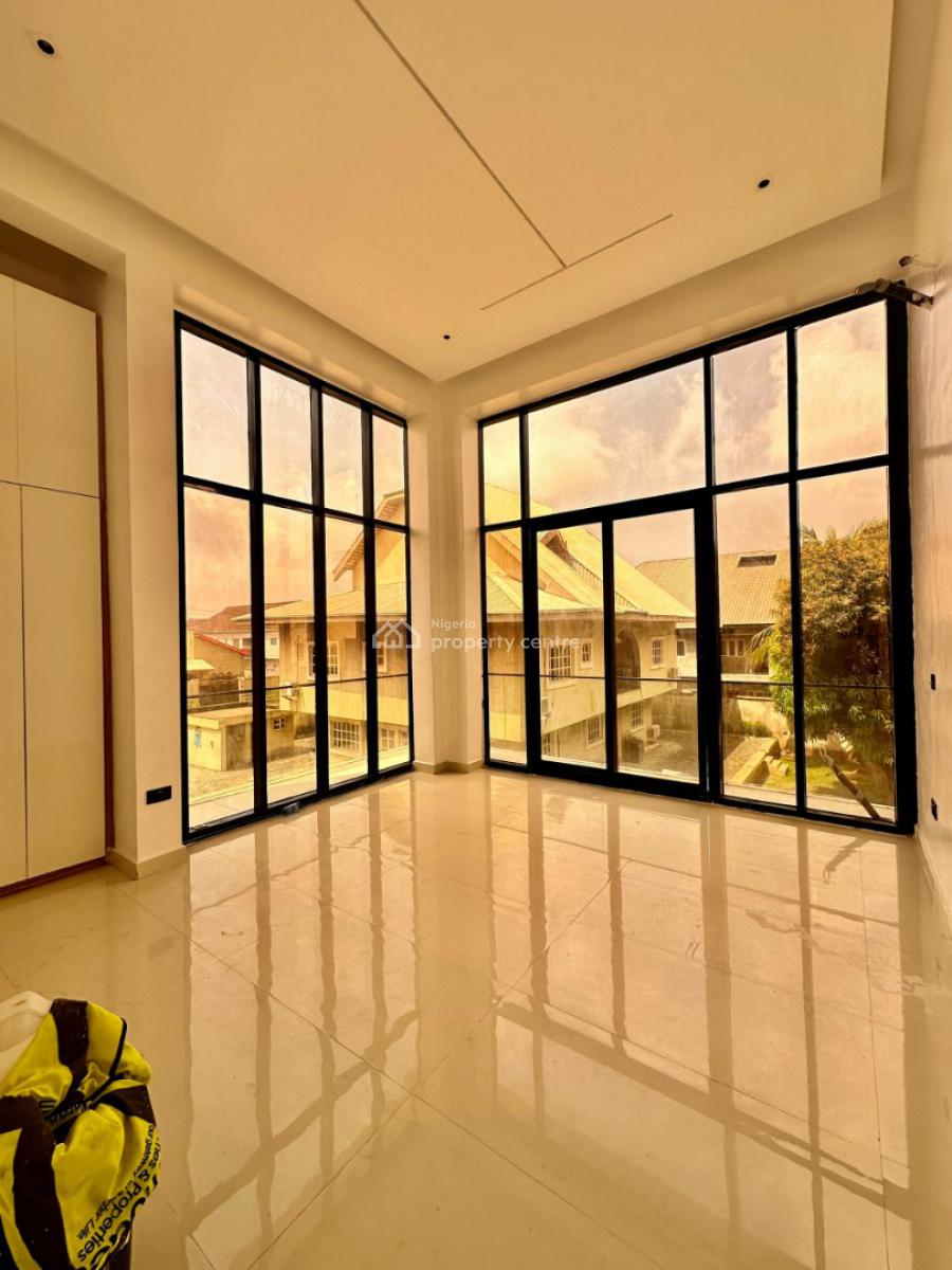 Stunning 3bedroom Apartment, Lekki Phase 1, Lekki, Lagos, Block of Flats for Sale