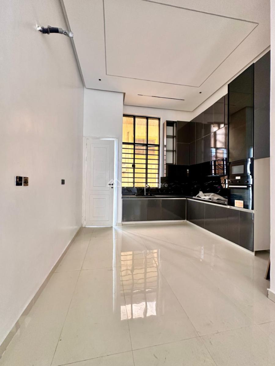 Stunning 3bedroom Apartment, Lekki Phase 1, Lekki, Lagos, Block of Flats for Sale