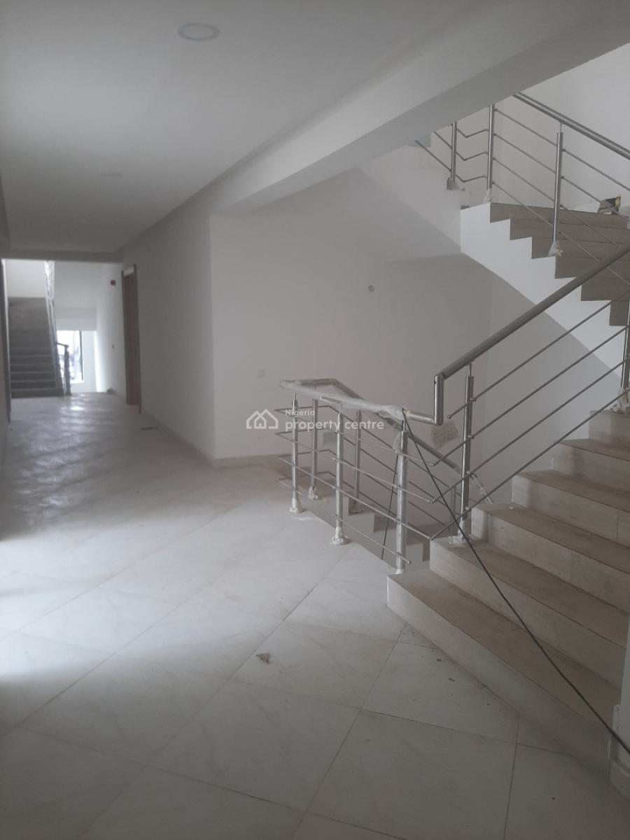 Serviced 2 Bedroom En-suite Maisonette with Open Plan Fitted Kitchen,, Lekki Phase 1, Lekki, Lagos, Flat / Apartment for Rent