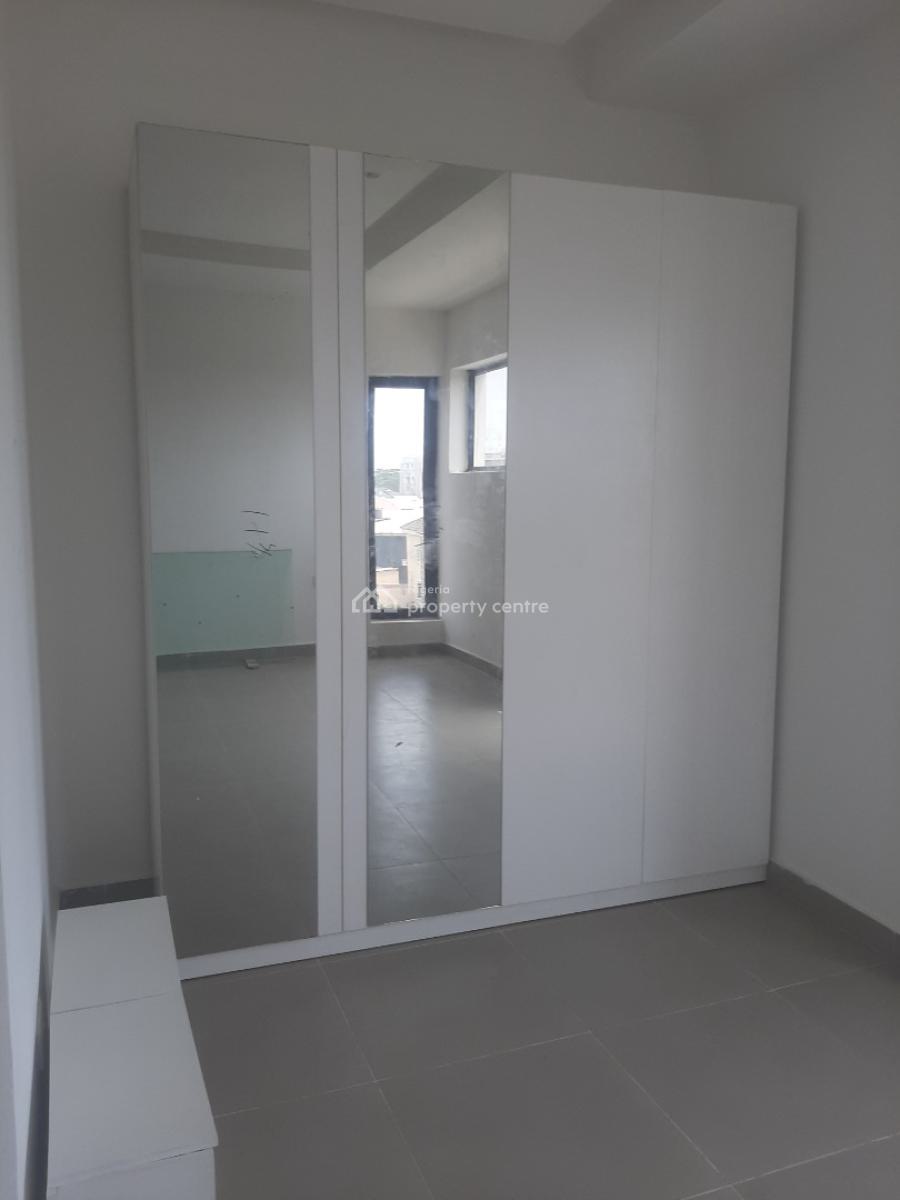 Serviced 2 Bedroom En-suite Maisonette with Open Plan Fitted Kitchen,, Lekki Phase 1, Lekki, Lagos, Flat / Apartment for Rent