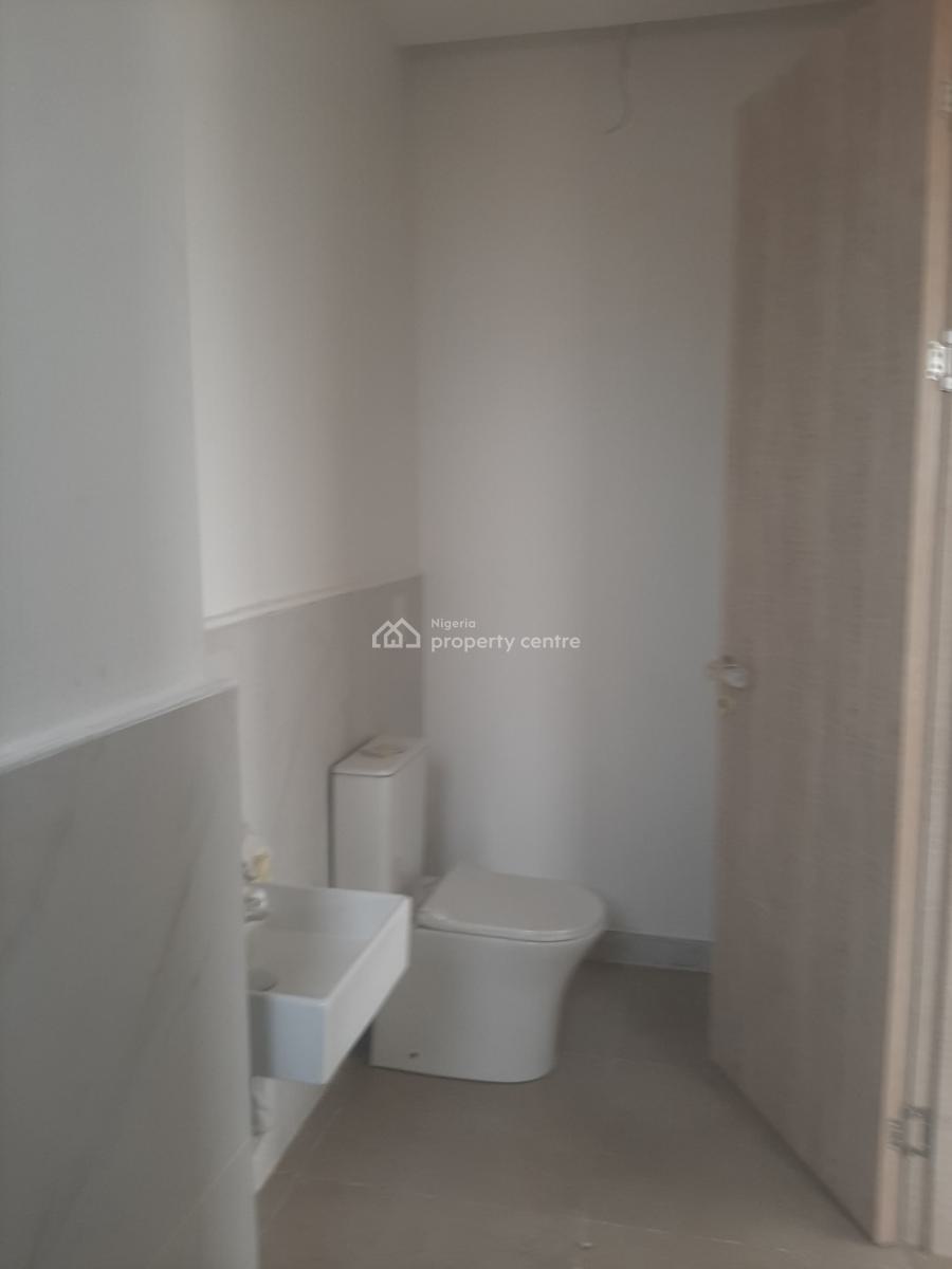 Serviced 2 Bedroom En-suite Maisonette with Open Plan Fitted Kitchen,, Lekki Phase 1, Lekki, Lagos, Flat / Apartment for Rent