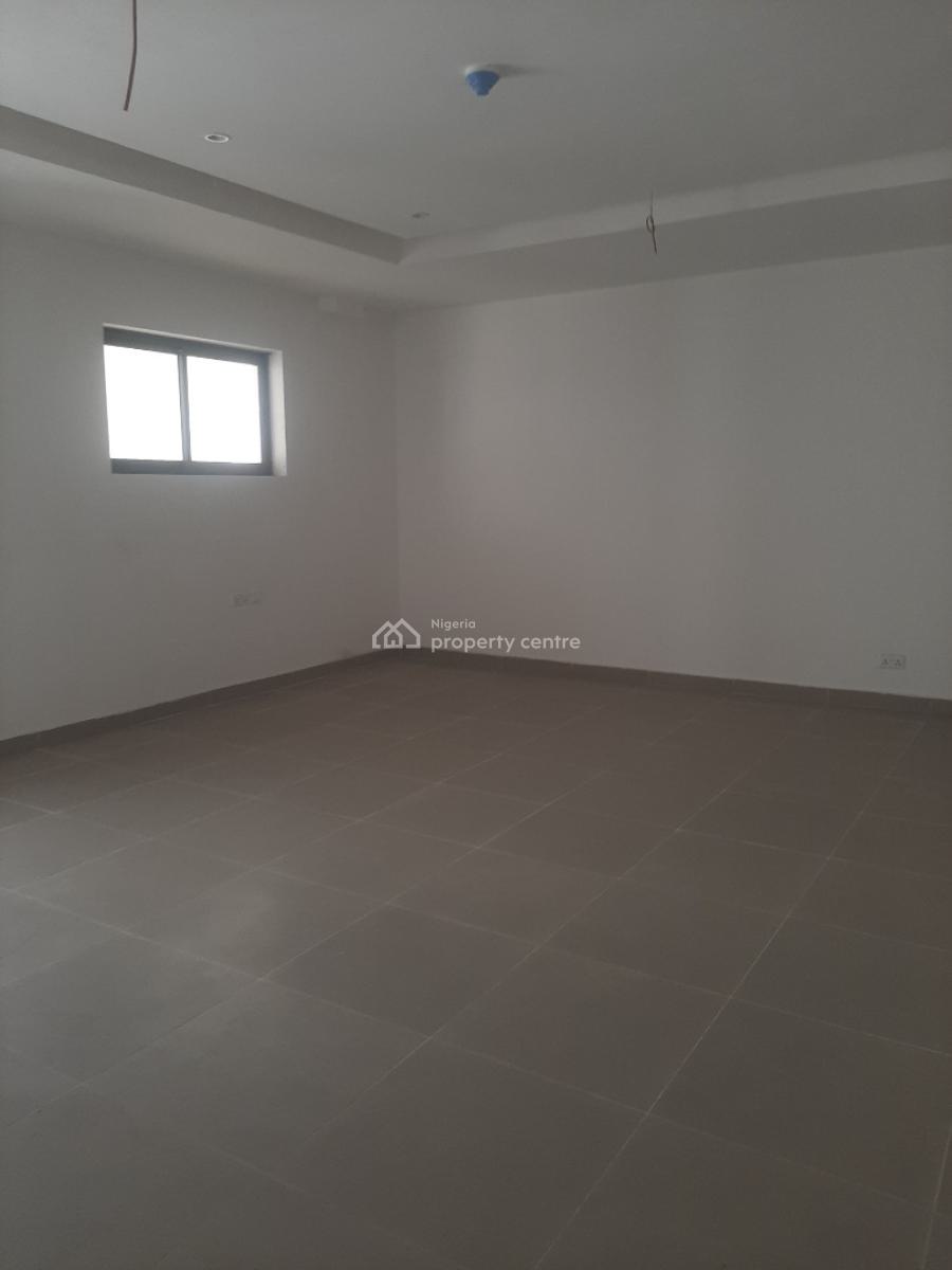 Serviced 2 Bedroom En-suite Maisonette with Open Plan Fitted Kitchen,, Lekki Phase 1, Lekki, Lagos, Flat / Apartment for Rent