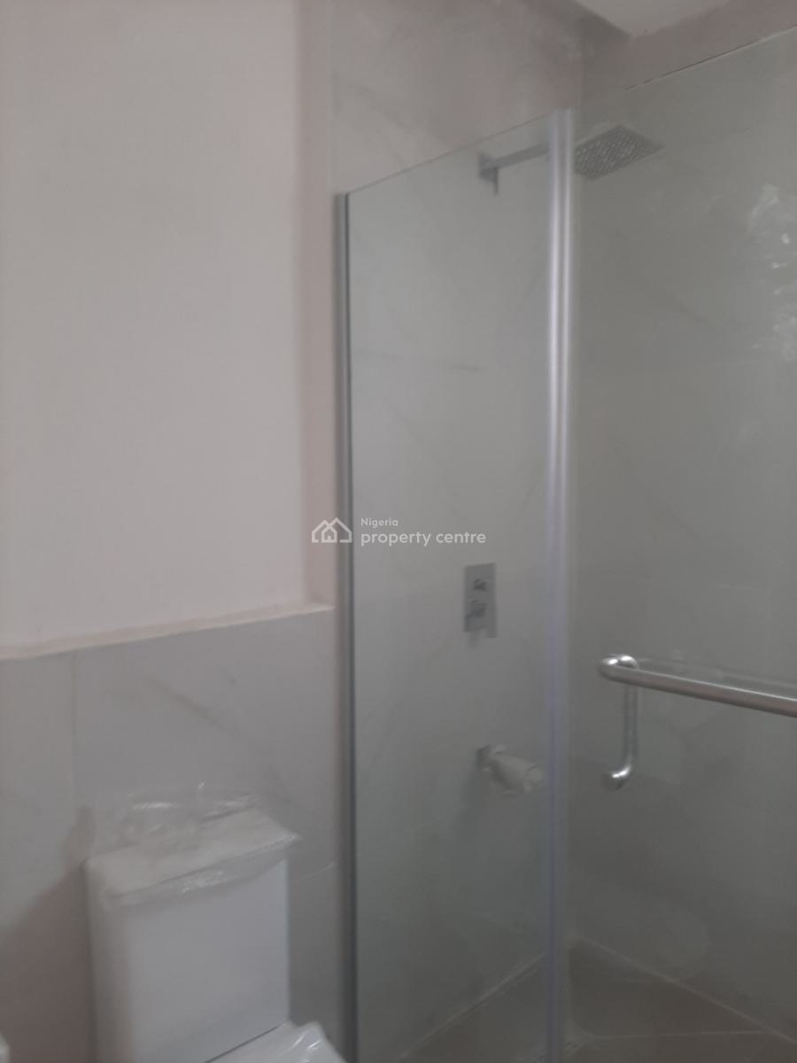 Serviced 2 Bedroom En-suite Maisonette with Open Plan Fitted Kitchen,, Lekki Phase 1, Lekki, Lagos, Flat / Apartment for Rent