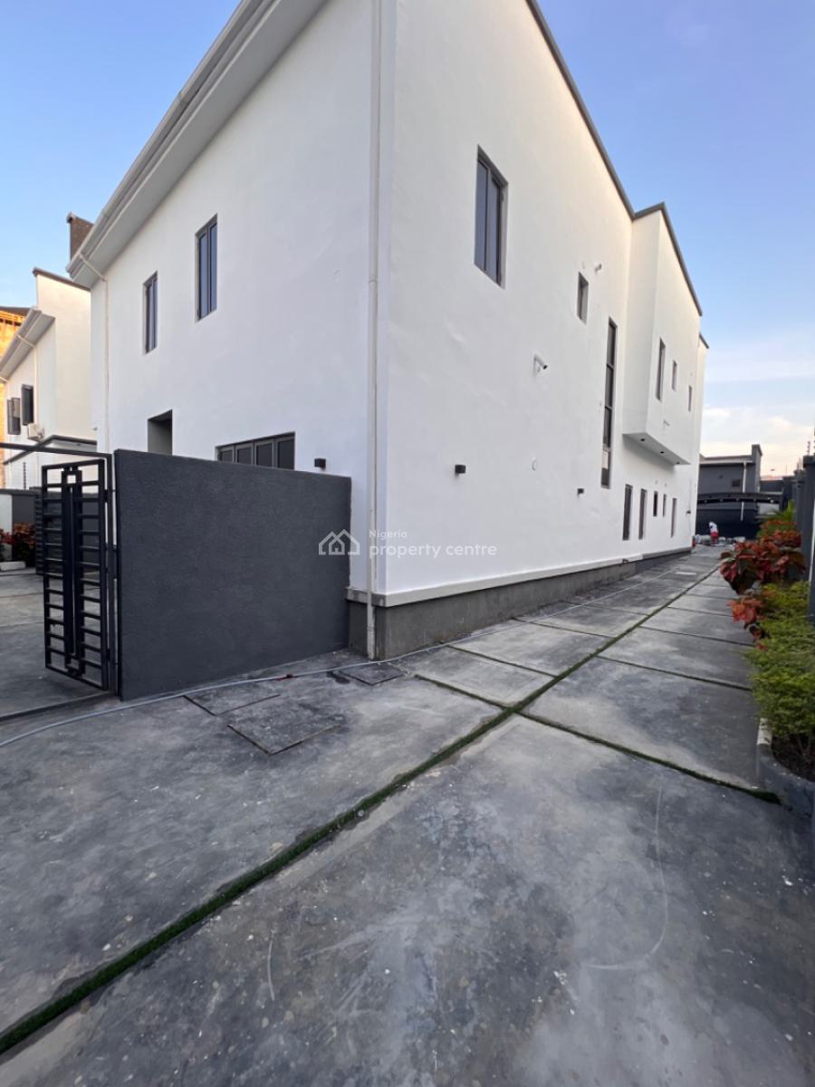 6 Bedroom Fully Detached Duplex with a Swimming Pool and 2 Rm Bq, Guzape District, Abuja, Detached Duplex for Sale