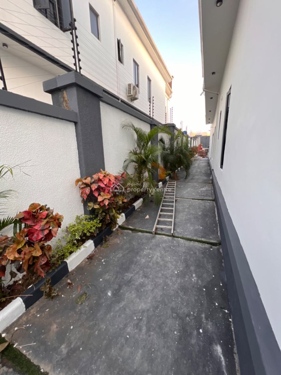 6 Bedroom Fully Detached Duplex with a Swimming Pool and 2 Rm Bq, Guzape District, Abuja, Detached Duplex for Sale