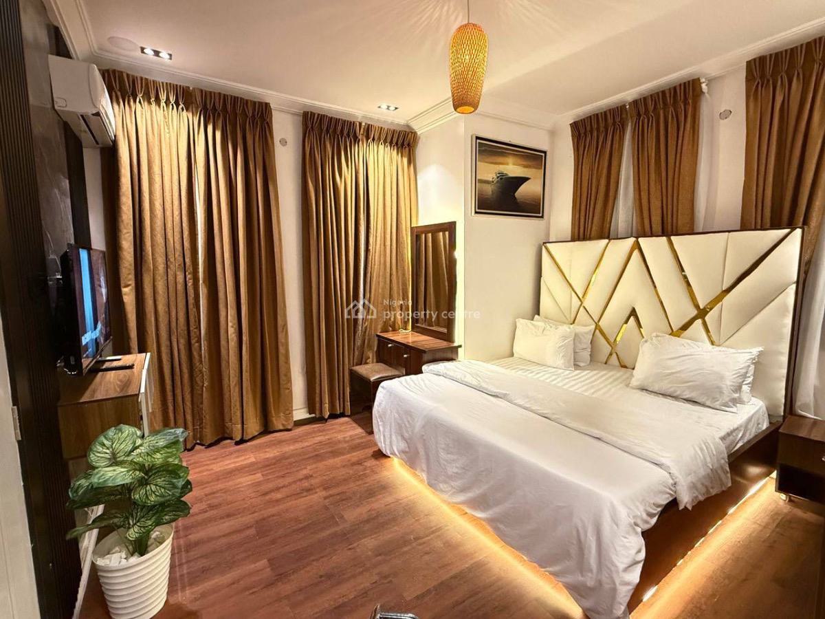 3 Bedroom Serviced Apartment, Lekki Phase 1, Lekki, Lagos, Flat / Apartment Short Let
