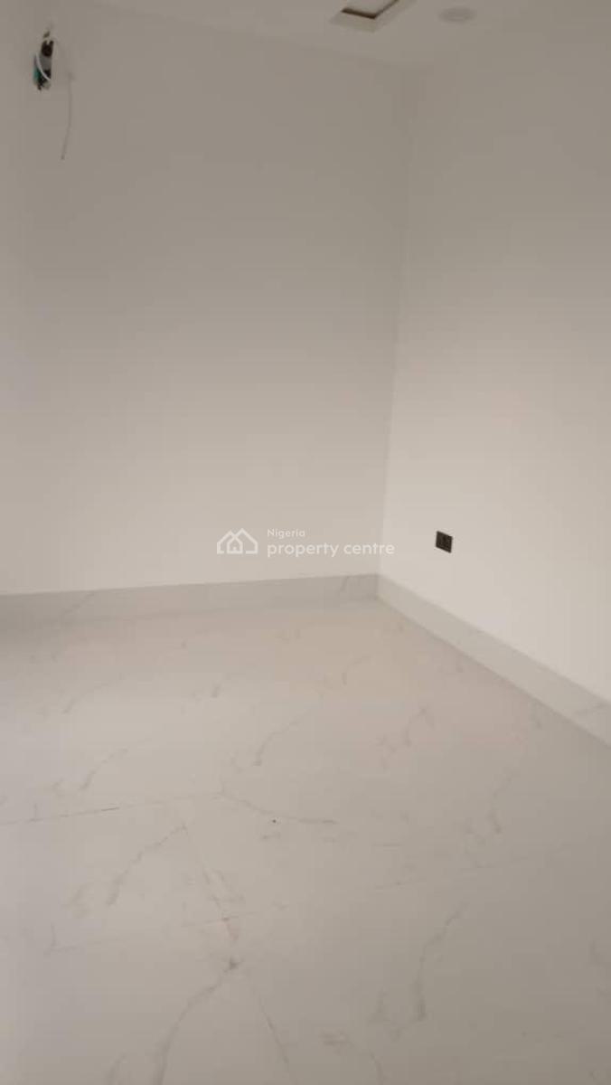 Spacious 3 Bedrooms Flat, Ikeja, Lagos, Flat / Apartment for Rent