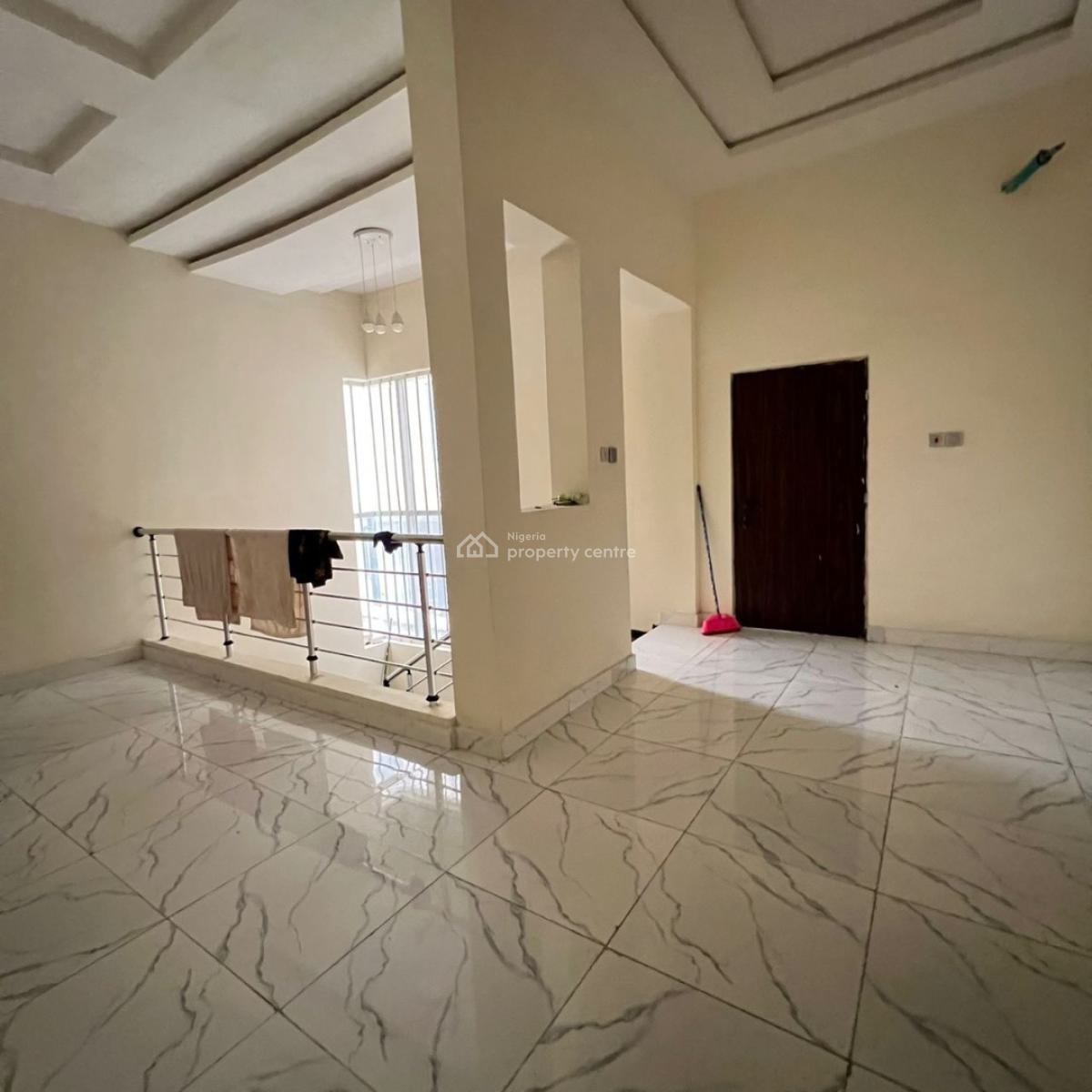 5 Bedroom Detached Duplex with a Room Bq, Lekki Phase 2, Lekki, Lagos, Plaza / Complex / Mall for Rent