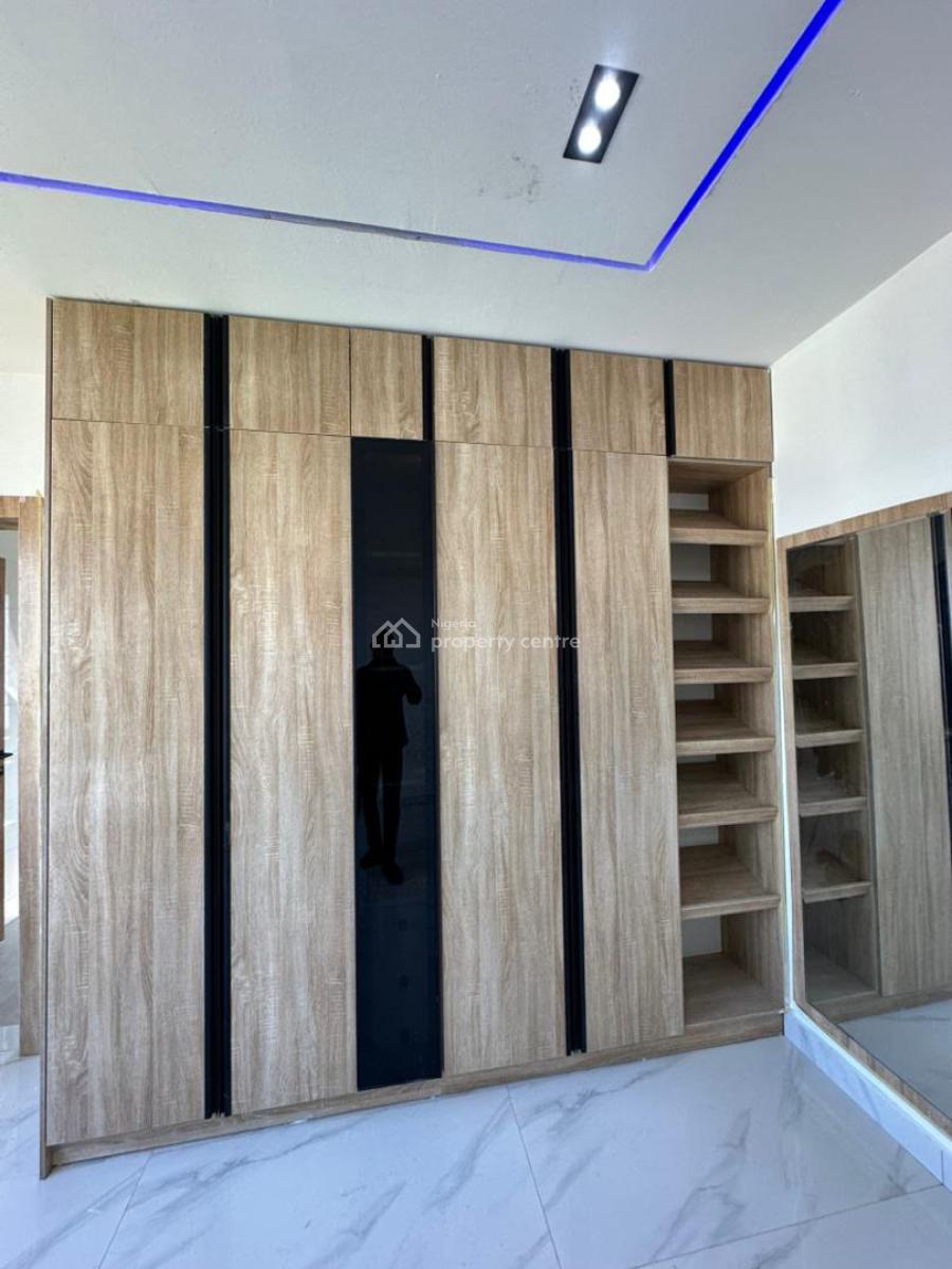 Beautifully Designed  2 Bedroom Apartment with a Swimming Pool, Lekki Phase 1, Lekki, Lagos, House for Sale