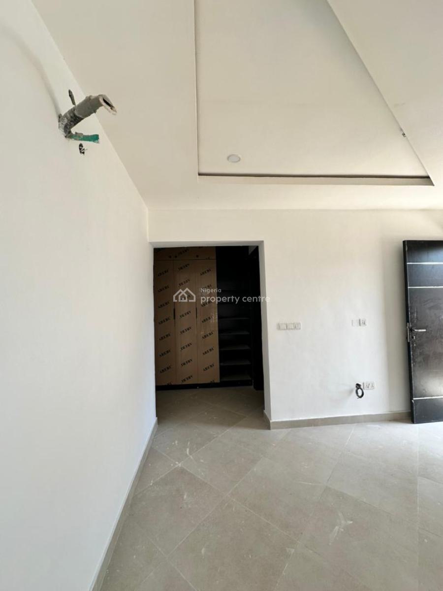 Beautifully Designed 4 Bedroom Apartment with a Study Room and Bq, Lekki Phase 1, Lekki, Lagos, Flat / Apartment for Sale