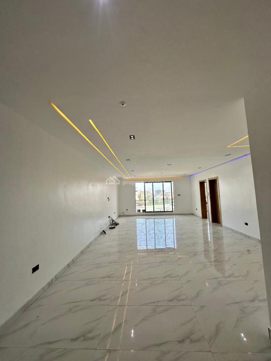Beautifully Designed 2 Bedroom Apartment with a Swimming Pool, Lekki Phase 1, Lekki, Lagos, Flat / Apartment for Sale