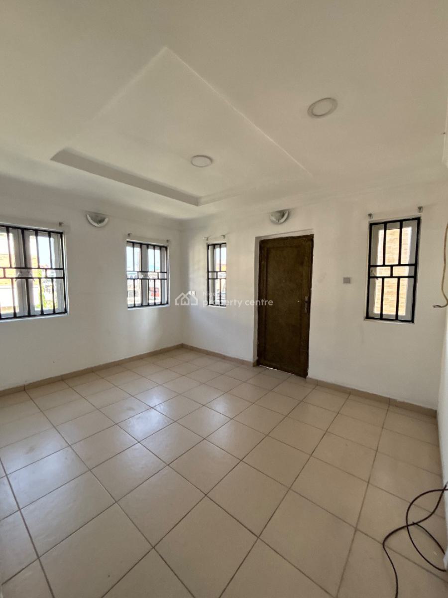 Very Spacious 4 Bedroom Detached Duplex, Lekki Phase 1, Lekki, Lagos, Commercial Property for Rent