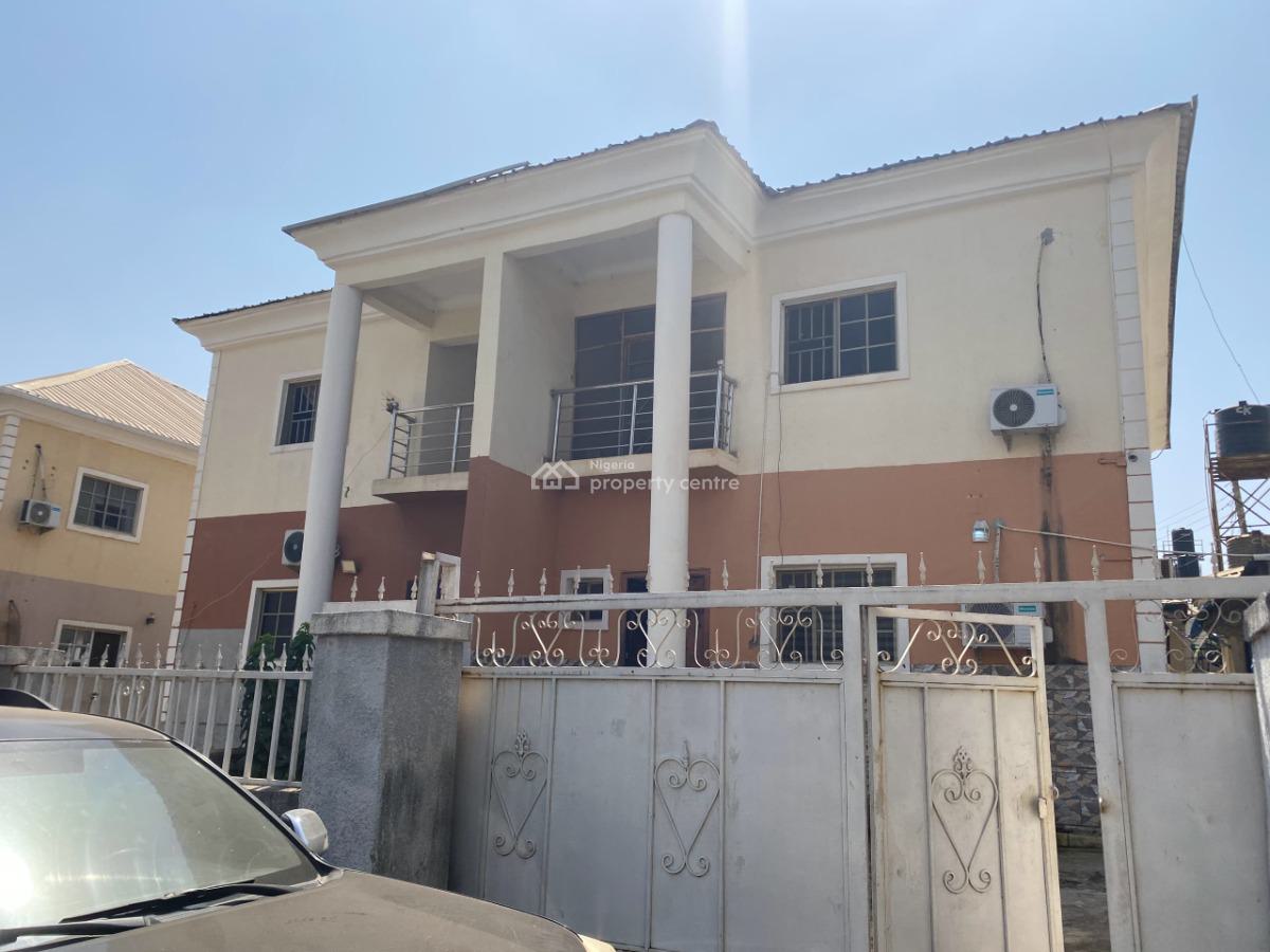 Urgent Distress --- 4-bed Semi-detached Duplex in River Valley Esta, Central Area Phase 2, Abuja, Semi-detached Duplex for Sale